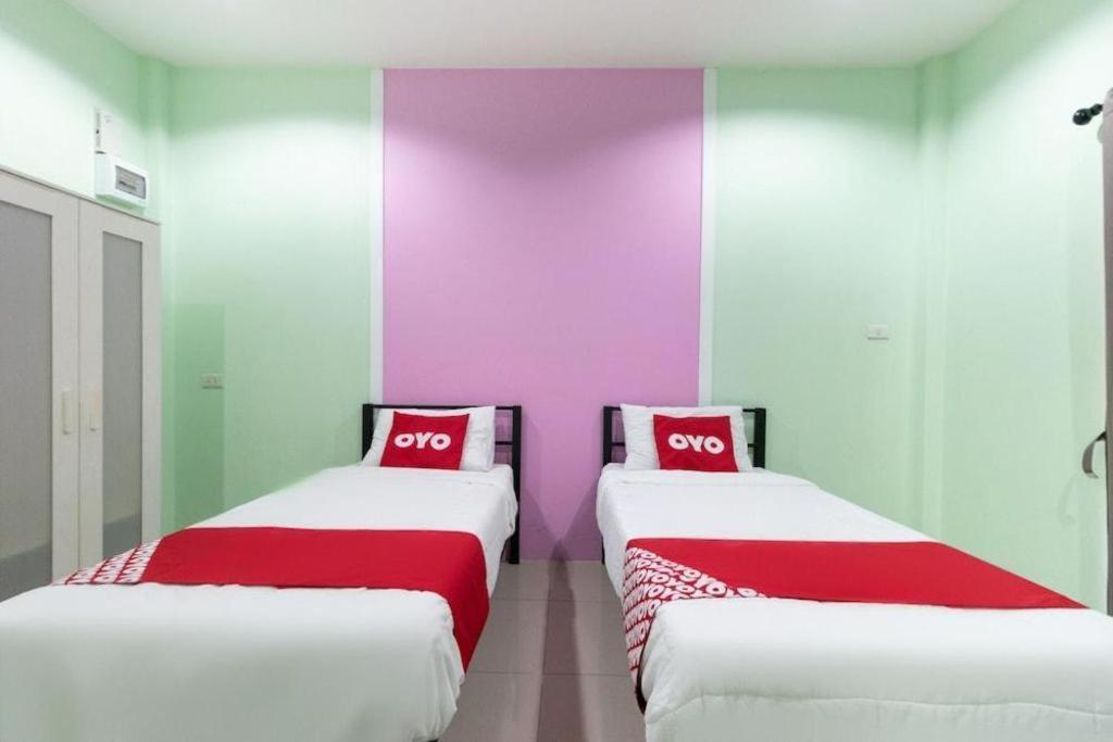 Oyo 1163 Eden Hostel Пхукет Экстерьер фото